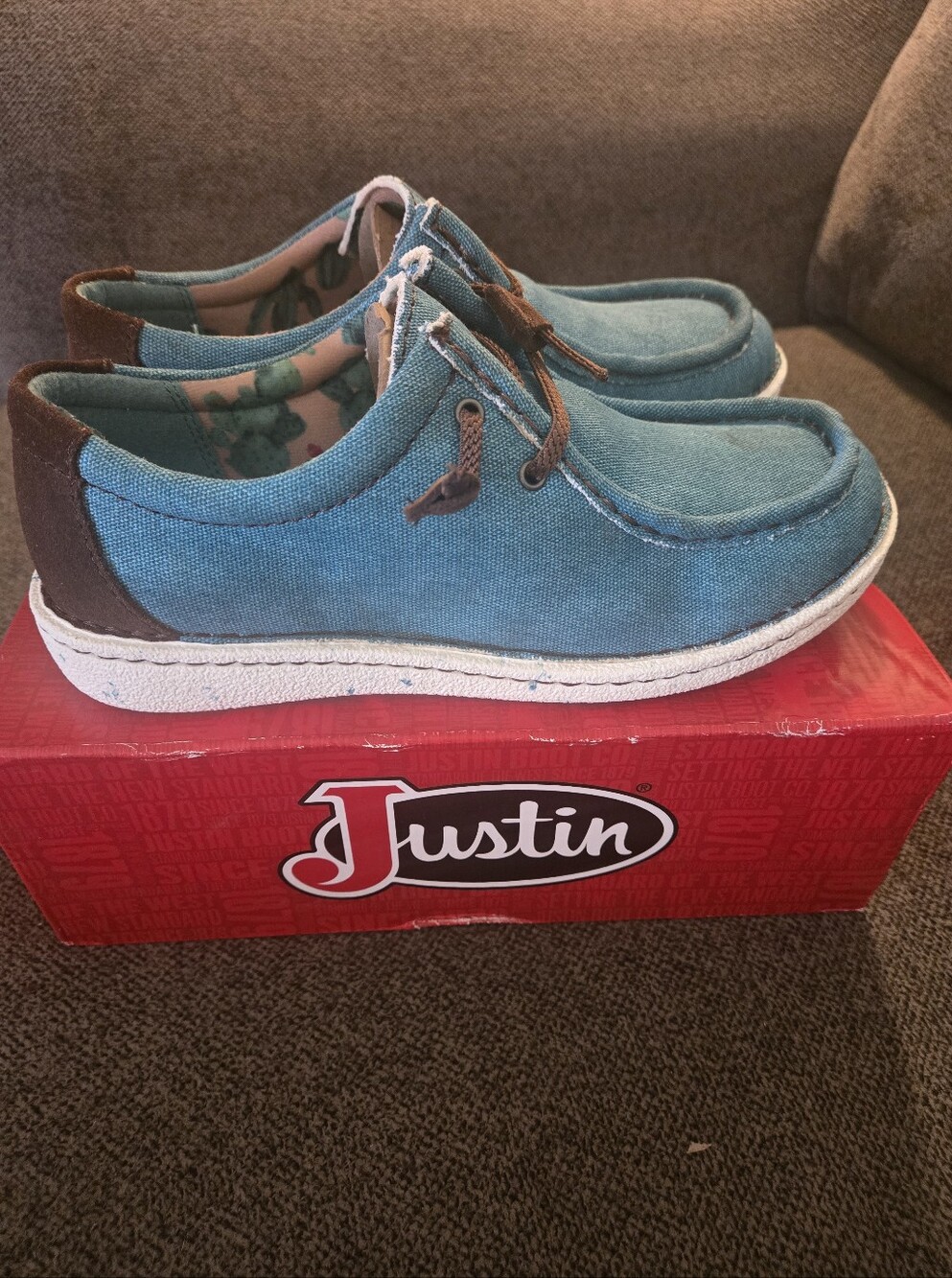 Justin Hazer Turquoise Canvas Casual Shoes
